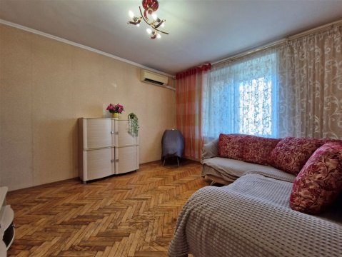 2-к квартира, 8/12 эт., 40м²