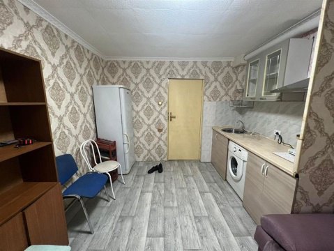 1-к квартира, 4/4 эт., 15м²