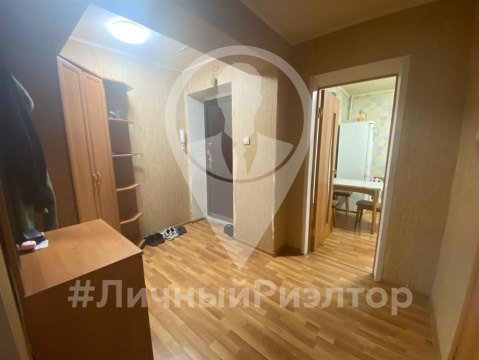 1-к квартира, 4/10 эт., 40м²