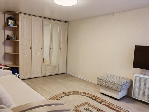 2-к квартира, 1/10 эт., 54м²