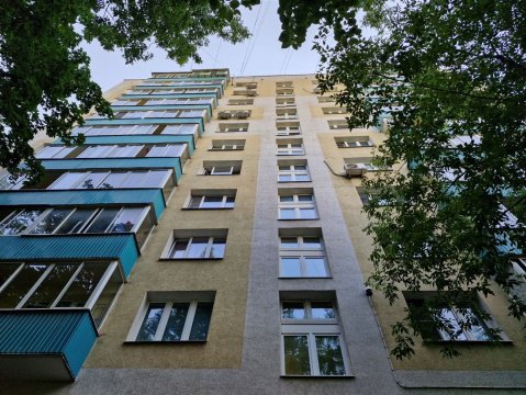 2-к квартира, 8/12 эт., 40м²