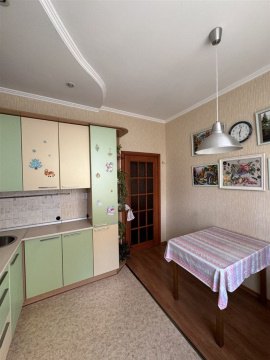 3-к квартира, 5/5 эт., 76м²