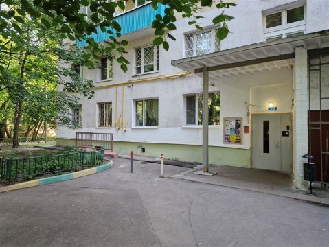 2-к квартира, 8/12 эт., 40м²