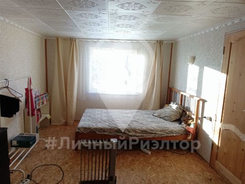 Дом 220м², участок 8 сот.