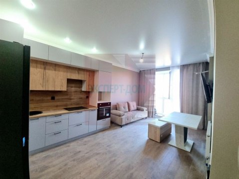 2-к квартира, 7/17 эт., 75м²