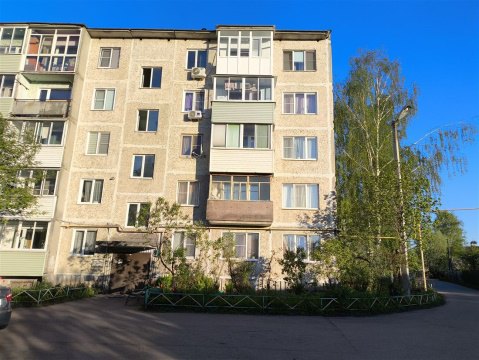 3-к квартира, 5/5 эт., 50м²