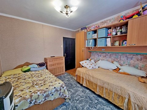 2-к квартира, 9/10 эт., 52м²