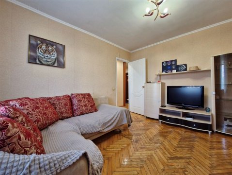 2-к квартира, 8/12 эт., 40м²