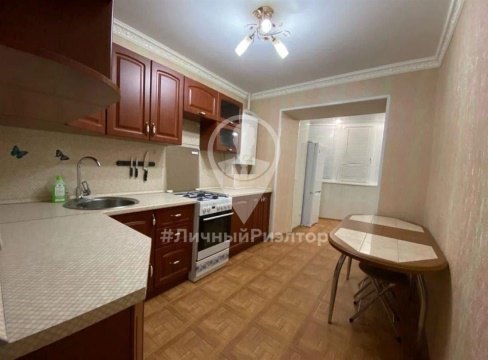 1-к квартира, 4/10 эт., 40м²