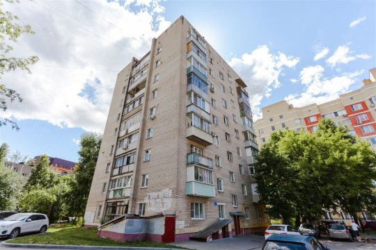 2-к квартира, 9/9 эт., 42м²