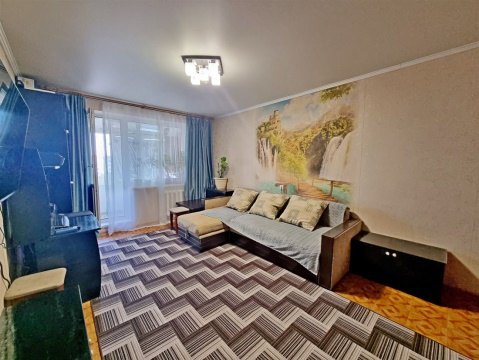 2-к квартира, 9/10 эт., 52м²