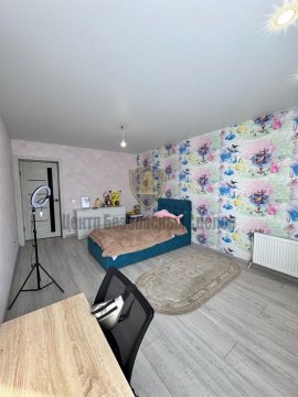 2-к квартира, 5/5 эт., 74м²