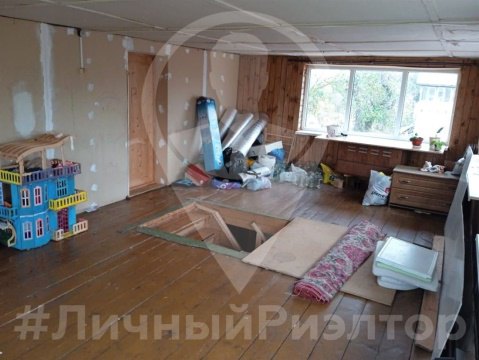 Дом 220м², участок 8 сот.