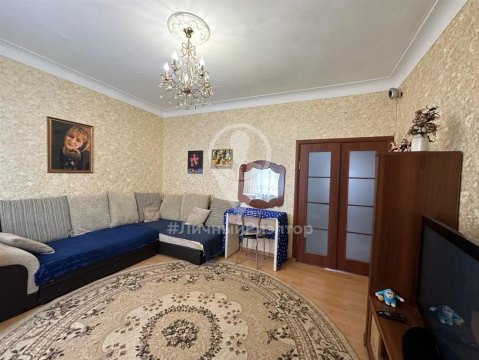 3-к квартира, 1/2 эт., 68м²