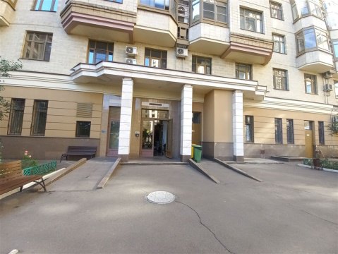 2-к квартира, 2/24 эт., 70м²