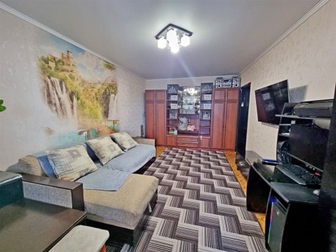 2-к квартира, 9/10 эт., 52м²