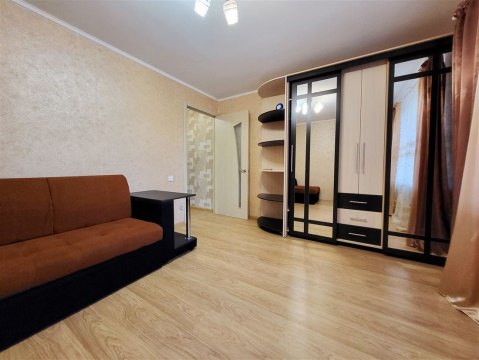 2-к квартира, 2/9 эт., 38м²