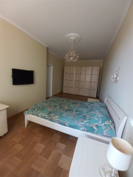 2-к квартира, 2/24 эт., 70м²