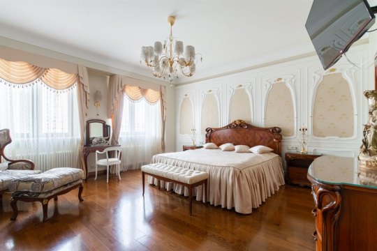 3-к квартира, 7/10 эт., 174м²