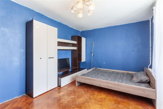 2-к квартира, 9/9 эт., 42м²