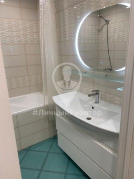 2-к квартира, 10/10 эт., 60м²