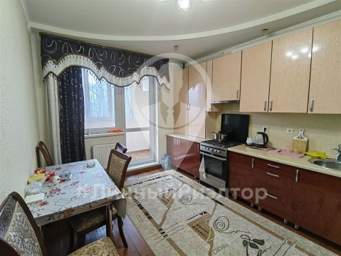 2-к квартира, 3/11 эт., 70м²