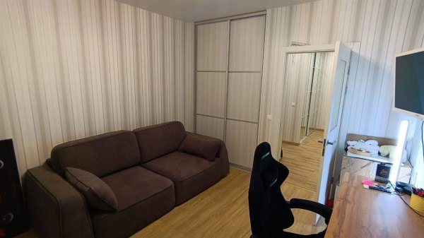 2-к квартира, 8/26 эт., 75м²