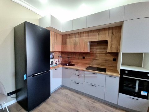 2-к квартира, 7/17 эт., 75м²