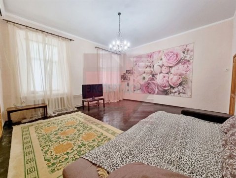 4-к квартира, 1/1 эт., 101м²