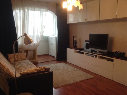 2-к квартира, 10/17 эт., 60м²