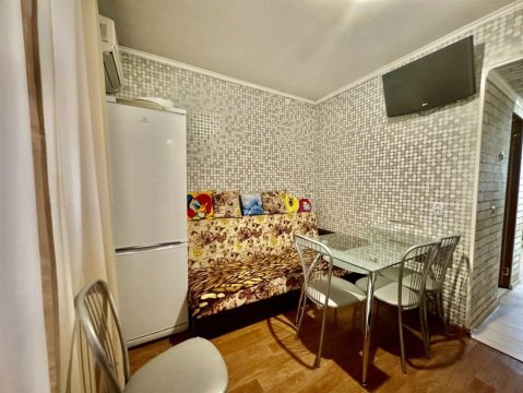 2-к квартира, 3/5 эт., 56м²