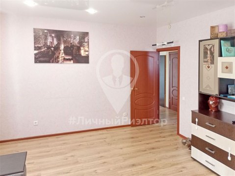 2-к квартира, 17/19 эт., 50м²