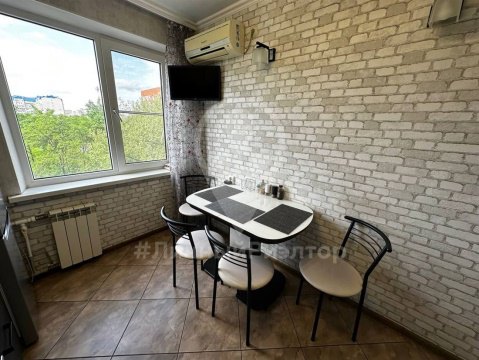 3-к квартира, 6/9 эт., 67м²