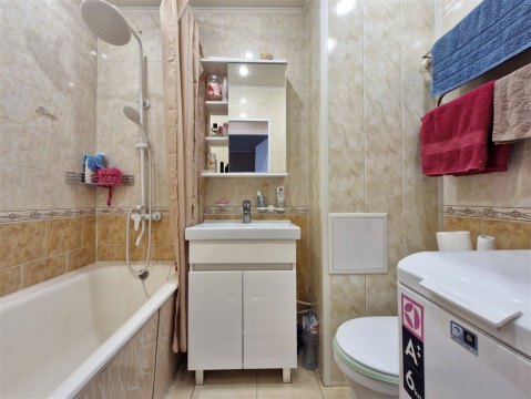 2-к квартира, 8/12 эт., 40м²