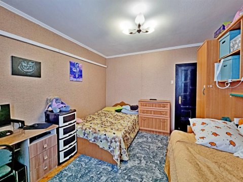 2-к квартира, 9/10 эт., 52м²