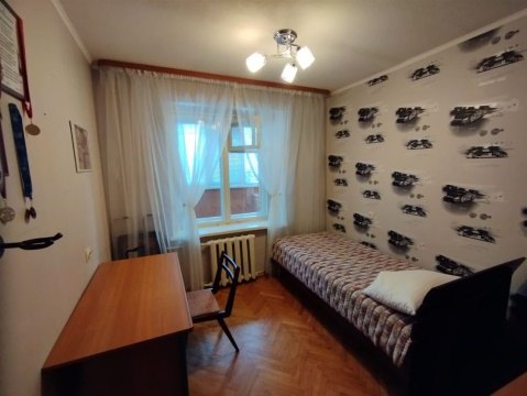 4-к квартира, 3/5 эт., 76м²