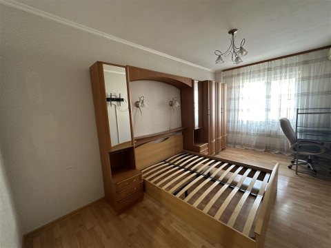 2-к квартира, 3/3 эт., 57м²